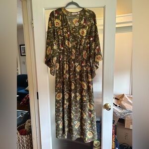 Floral Green Maxi Dress with BatWing Sleeves